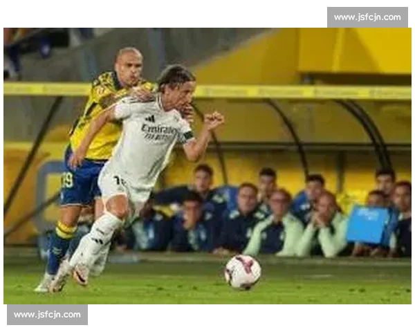 前皇马名将警示维尼修斯：续约博弈需警惕拉莫斯式悲剧