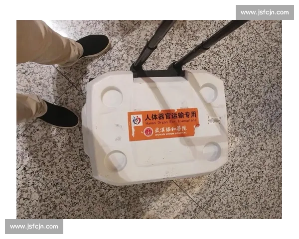 队长别哭！洪水中的生命守护者与雪域高原的护心天使