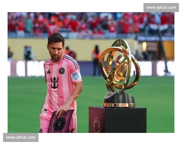 梅西神级传球 + 任意球制胜！世俱杯队友屡失良机 37 岁球王仍能一己之力改写比赛