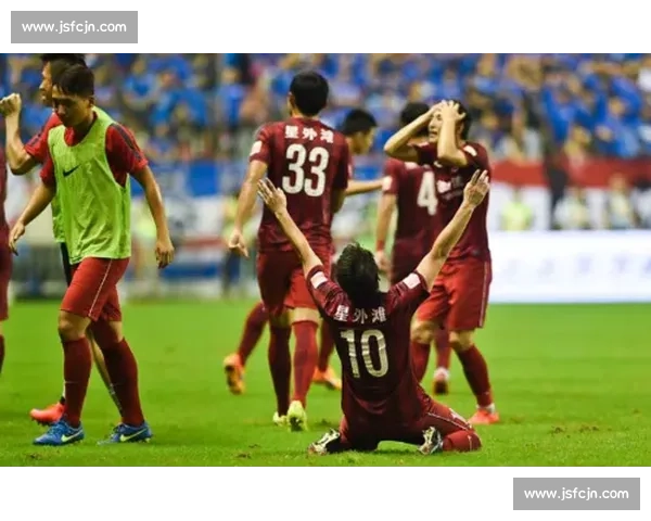 足协杯巅峰对决上港迎战恒大豪门碰撞引爆全国关注争夺晋级荣耀之夜
